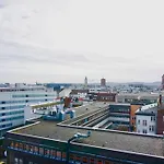 Modernes In Lage, Balkon, Kostenloser Parkplatz Max 1,65m Hoehe Und 1,8m Breite