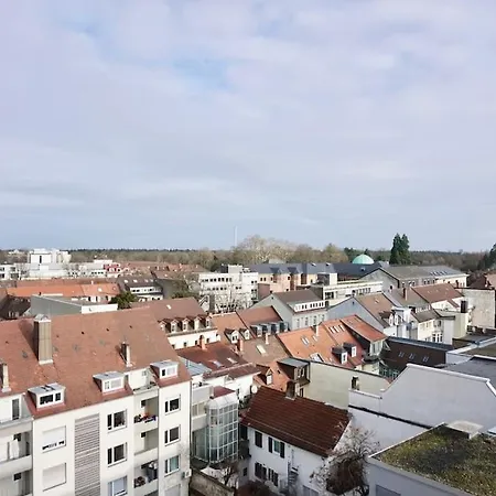 Modernes In Lage, Balkon, Kostenloser Parkplatz Max 1,65m Hoehe Und 1,8m Breite Апартаменты Карлсруэ