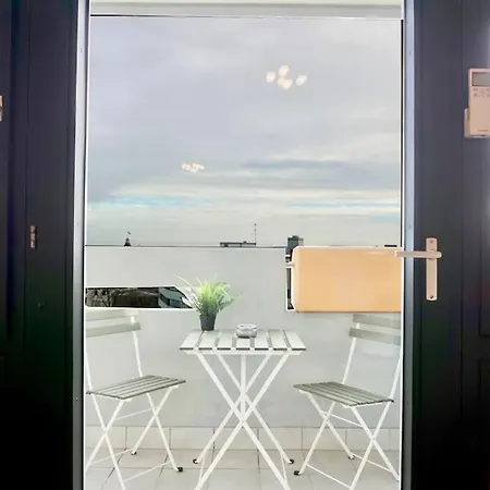 公寓 Modernes In Lage, Balkon, Kostenloser Parkplatz Max 1,65m Hoehe Und 1,8m Breite 卡尔斯鲁厄