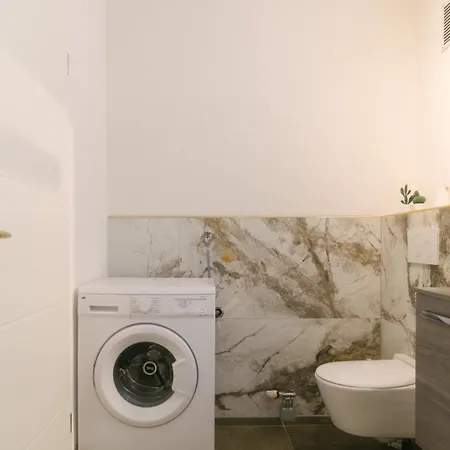 Apartment Neues In Lage, Free Parking Max 1,65m Hoehe Und 1,8m Breite