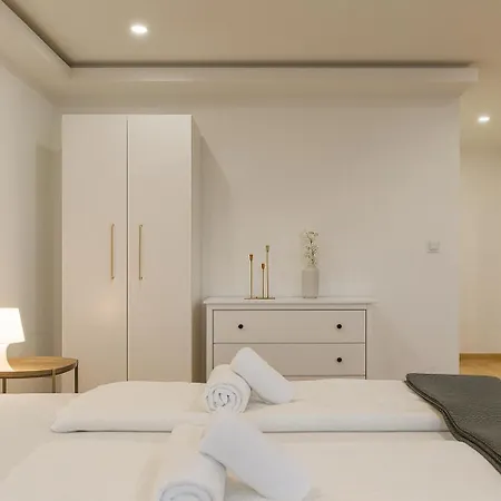 Modernes In Lage, Balkon, Kostenloser Parkplatz Max 1,65m Hoehe Und 1,8m Breite 卡尔斯鲁厄