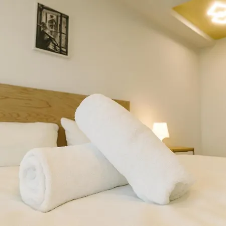 Neues In Lage, Free Parking Max 1,65m Höhe Und 1,8m Breite Apartment *